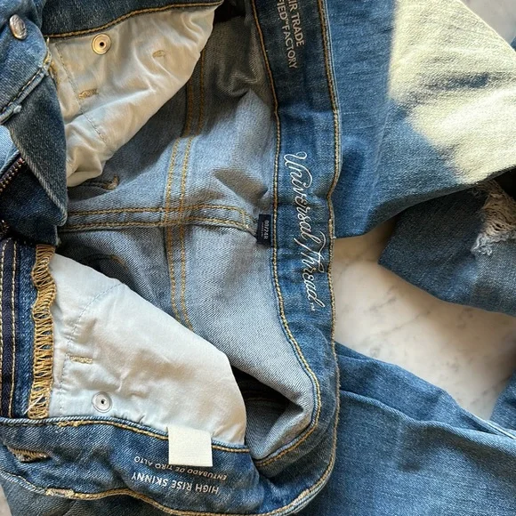 Universal Thread High Rise Jeans - Picture 3 of 6